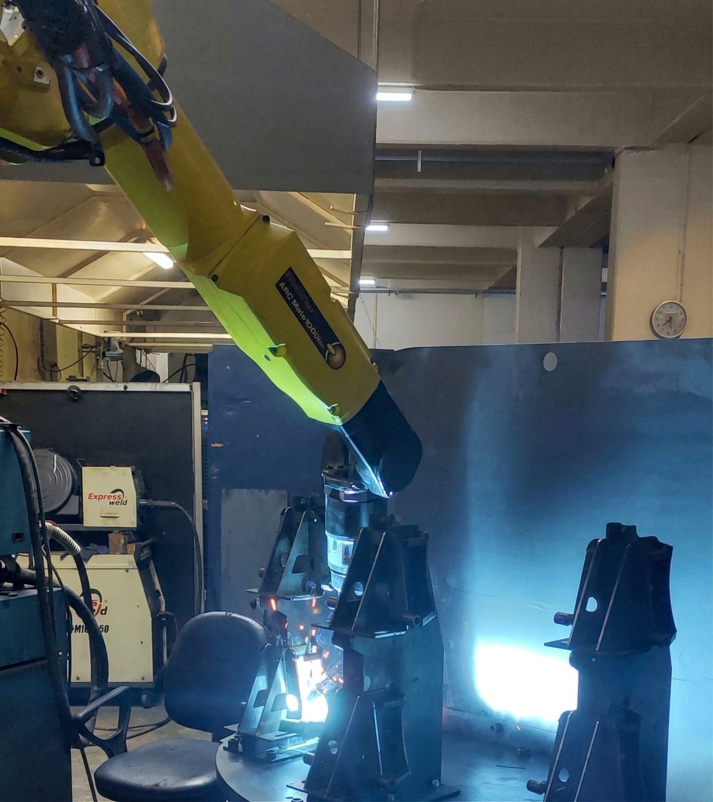 Gaz altı kaynak robot sistemi