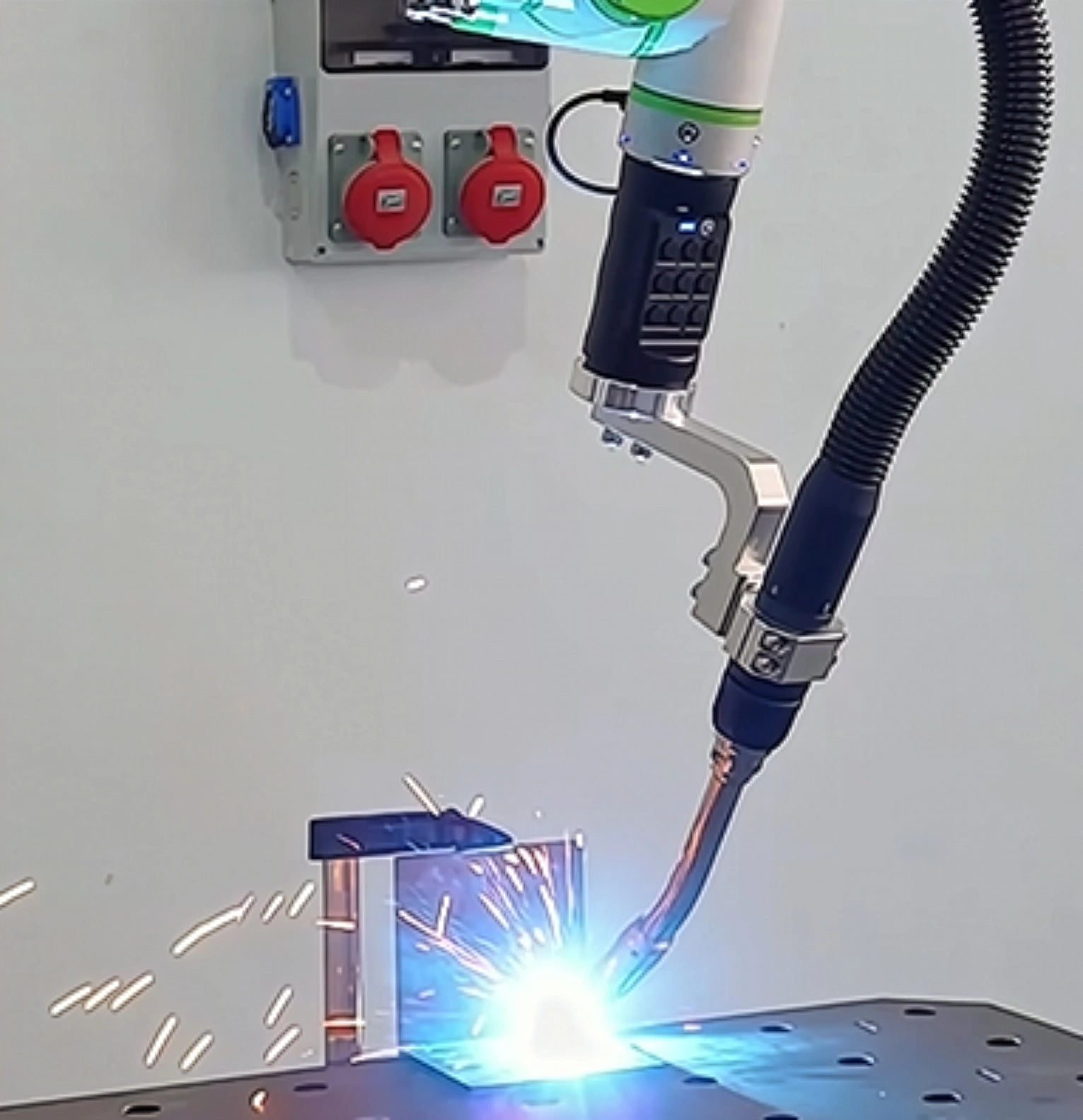 Kaynak cobotu sistemi